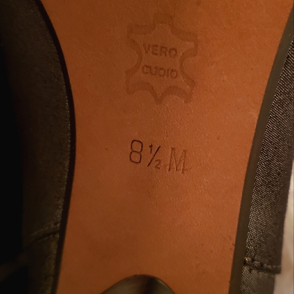 Donald J.Pliner Silver Metallic Crepe Elastic Pointed Toe Knee High Boot 8.5M - Picture 13 of 14